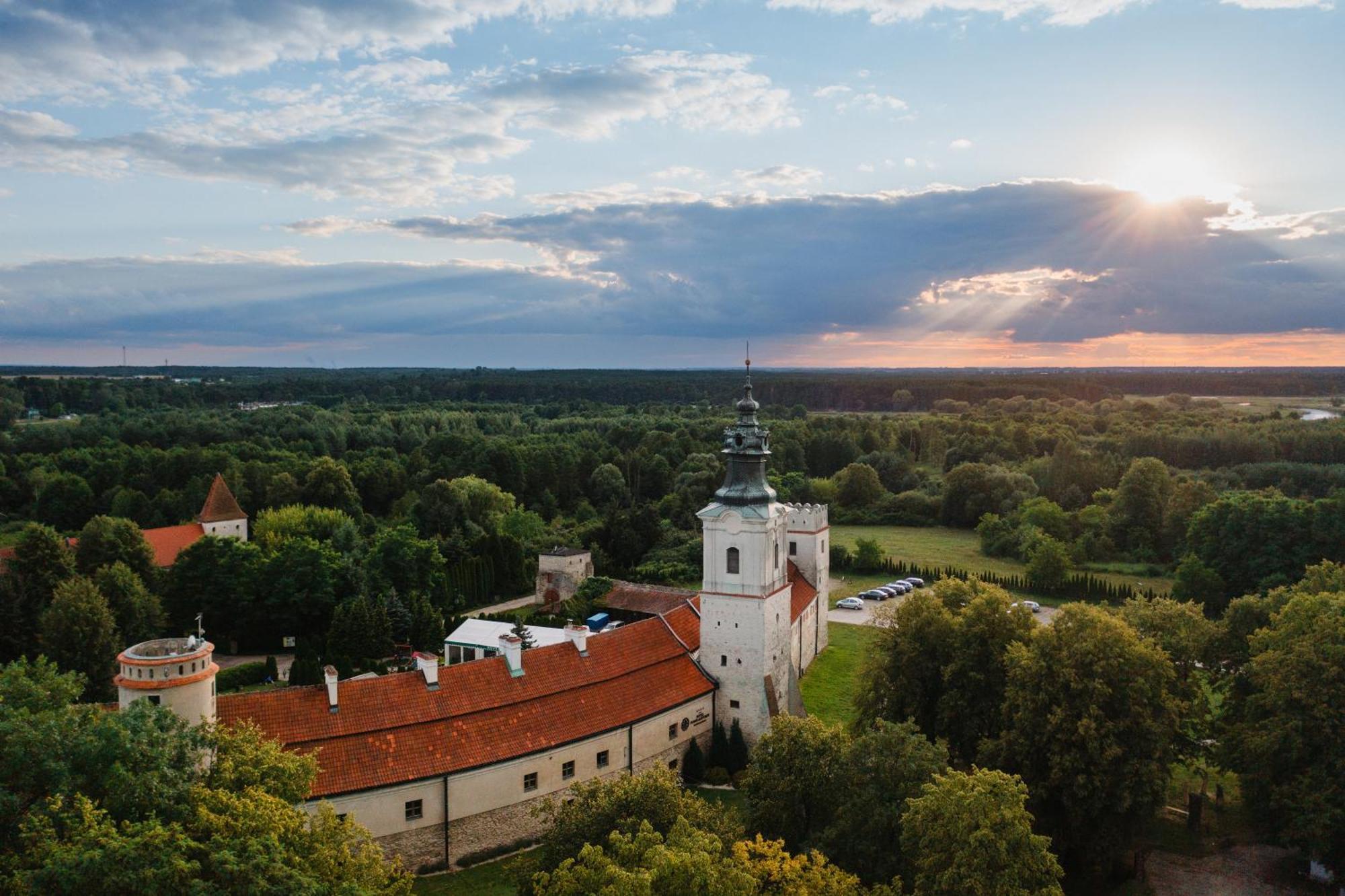 Podklasztorze Готель Сулеюв